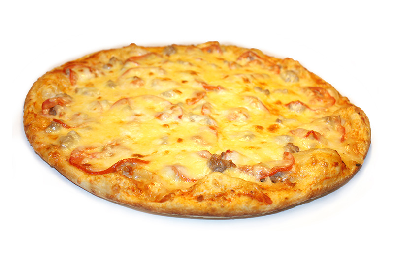 Пицца с сыром  Моццарелла, томатным соусом и грибами.